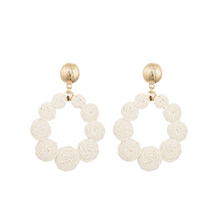 Afbeelding in Gallery-weergave laden, Oorbellen Solange - Beige
