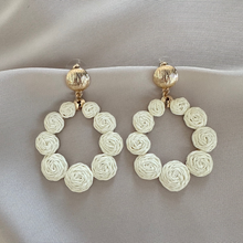 Afbeelding in Gallery-weergave laden, Oorbellen Solange - Beige