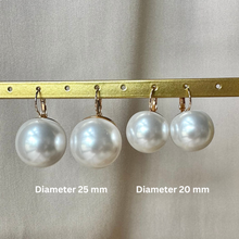 Afbeelding in Gallery-weergave laden, Earring Néla XL - Pearl
