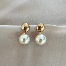 Afbeelding in Gallery-weergave laden, Earring Micha - Pearl
