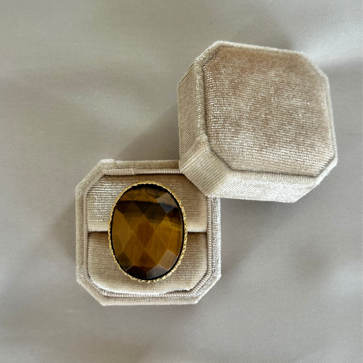 Ring Aveline - Bruin