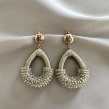 Afbeelding in Gallery-weergave laden, Earring Yvette - Beige
