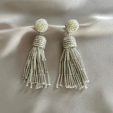 Afbeelding in Gallery-weergave laden, Earring Tessel - Grey
