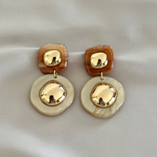 Afbeelding in Gallery-weergave laden, Earring Bella - Beige &amp; Brown
