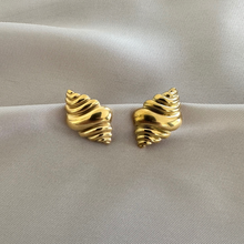 Afbeelding in Gallery-weergave laden, Earring Croissant XL - Gold
