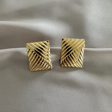 Afbeelding in Gallery-weergave laden, Earring Classy - Gold
