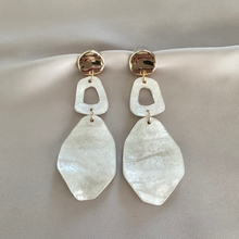 Afbeelding in Gallery-weergave laden, Earring Lyssa - Off White
