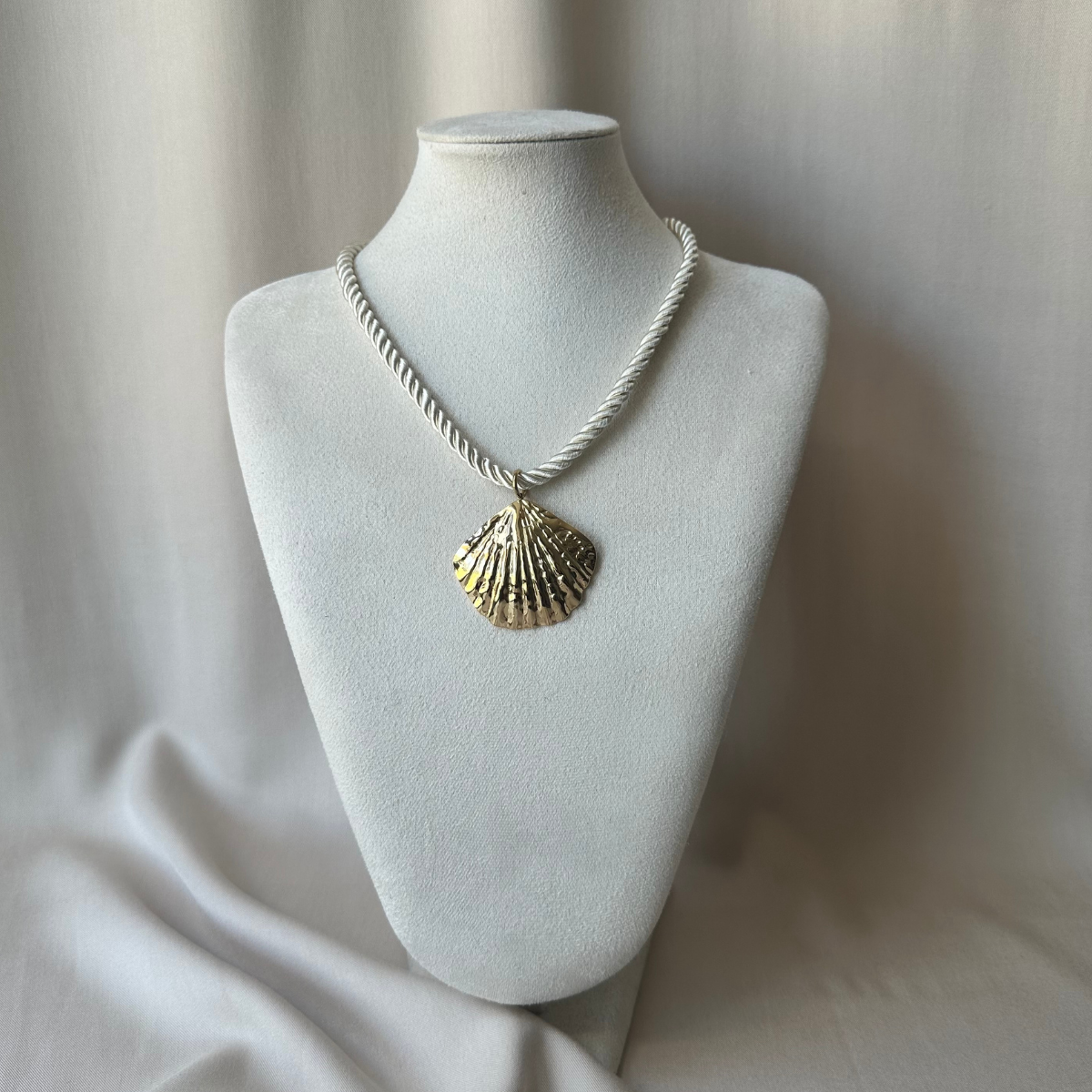Necklace Shell