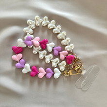 Afbeelding in Gallery-weergave laden, Phone Chain -  Pearl Hearts
