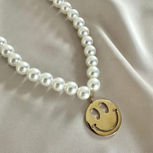 Afbeelding in Gallery-weergave laden, Necklace Smiley - Pearl
