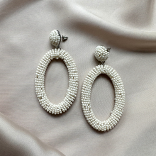 Afbeelding in Gallery-weergave laden, Earring Josine - Off White
