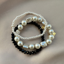 Afbeelding in Gallery-weergave laden, Bracelet Set Lizzy - Black &amp; Pearl
