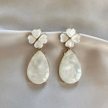 Afbeelding in Gallery-weergave laden, Earring Rosy - White
